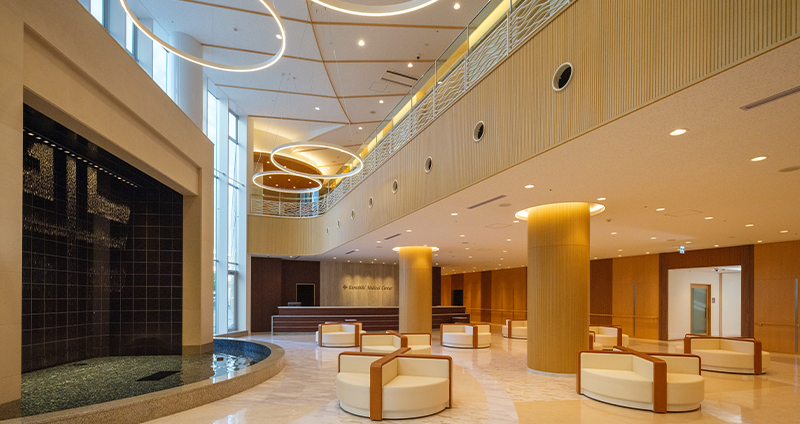 新棟エントランスホール